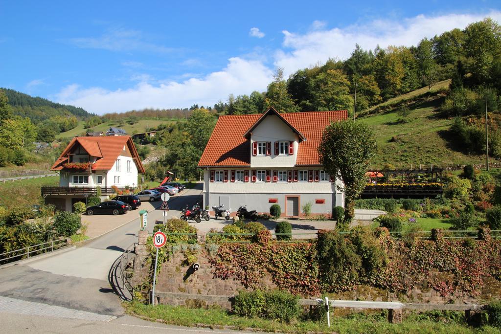 Hotel - Gasthof Blume Oppenau Extérieur photo